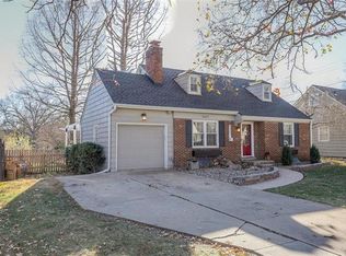 5407 Sycamore Dr, Roeland Park, KS 66205