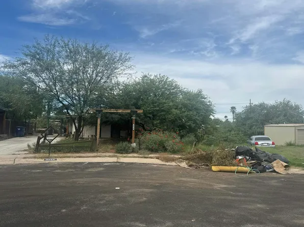8010 E 18th Pl, Tucson, AZ 85710