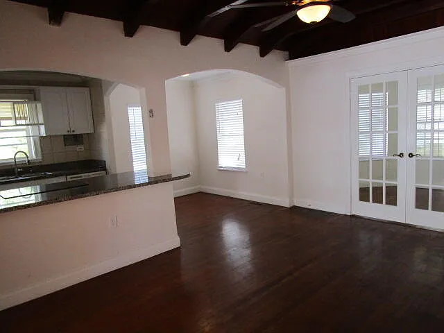 2 bed, 2.0 bath, 2307 sqft, $3,500 — Photo 2
