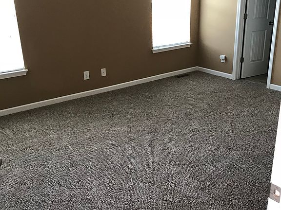 2nd image of 1025 Niagra Way