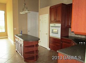 2nd image of 811 Westlake Dr
