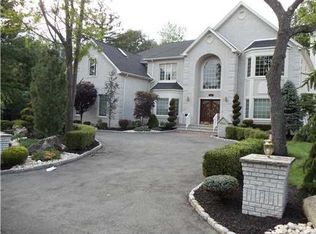 5 Richard Rd, Edison, NJ 08820