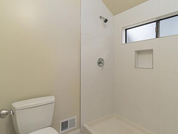 3rd image of 314 Vista De Valle