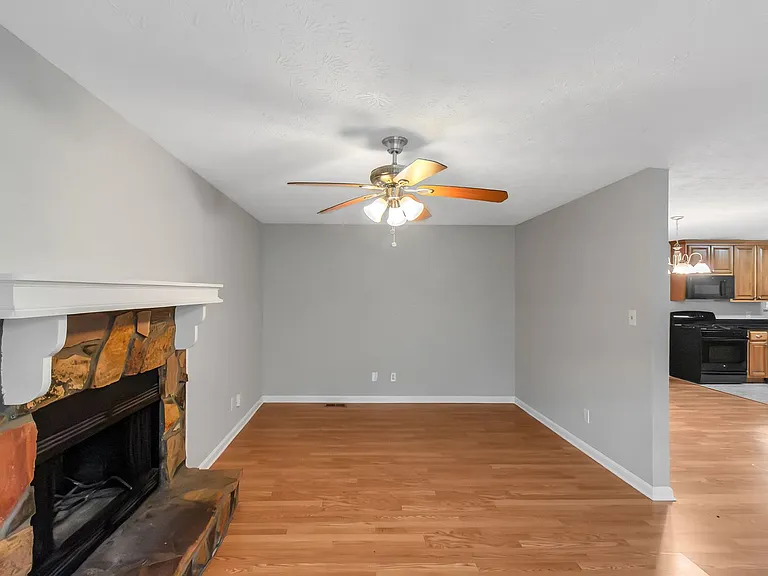 3653 Chestnut Lake Ct — Photo 4