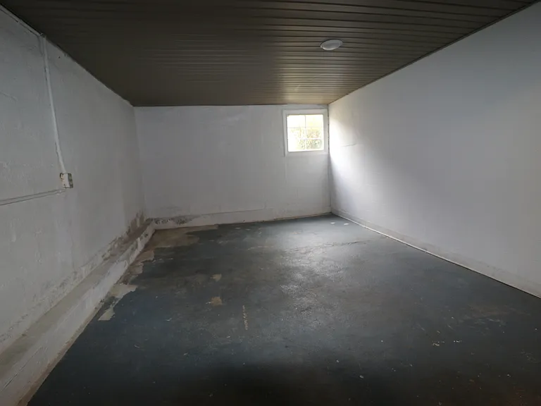 1672 Houston Ave — Photo 13