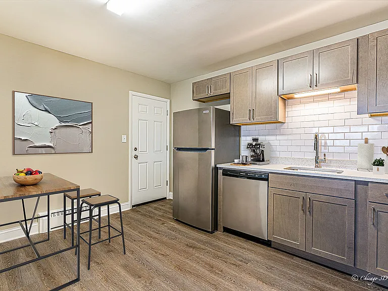 7005 W Gunnison St — Photo 6