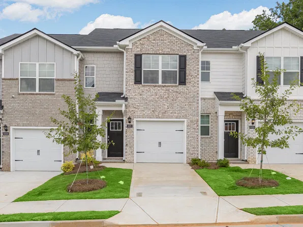 2260 Moss Hill Rd, Stone Mountain, GA 30088