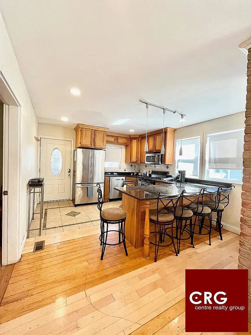 5 bed, 3.0 bath, $6,500 — Photo 2