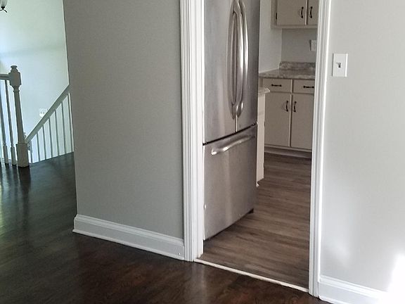 3rd image of 3414 Creatwood Trl SE