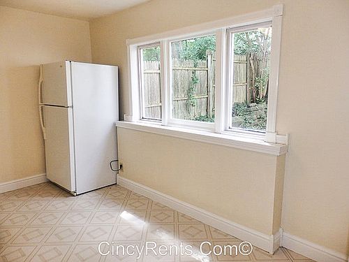 5th image of 2235 Francis Ln APT 1
