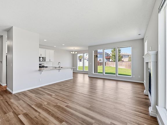 3rd image of 1610 W Lavender Ct