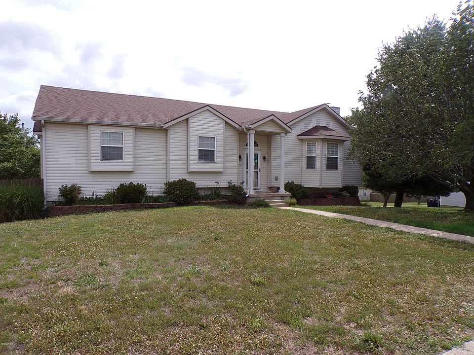 1st image of 302 Oriole Dr