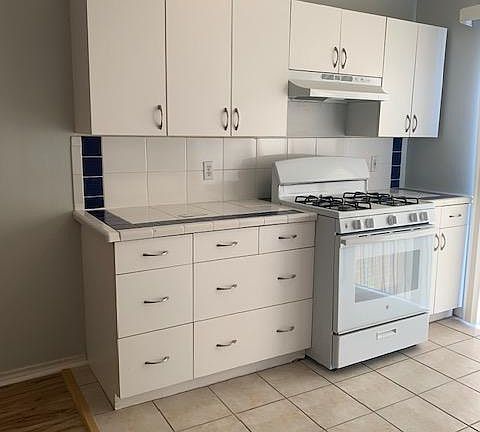 Kitchen with gas range