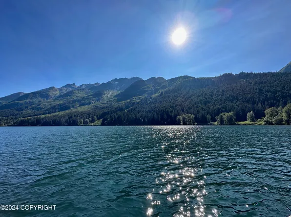 3 Chilkat Lake Rd, Haines, AK 99827