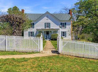 15 Chilton Ln, Sperryville, VA 22740