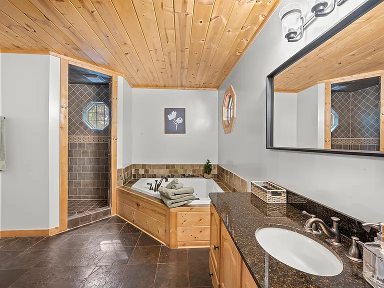 165 Sequoia Trce — Photo 10