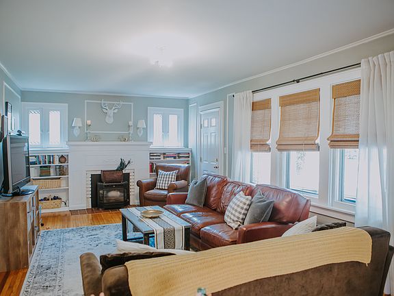 Huge 24x12 ft living room