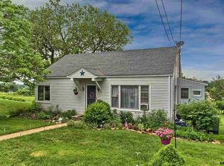15 W Crestlyn Dr, York, PA 17402