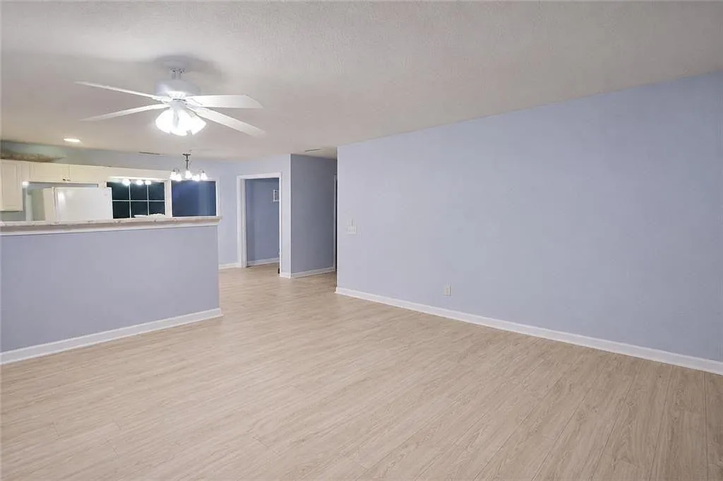 Building Photo - 1637 Roman Point Dr