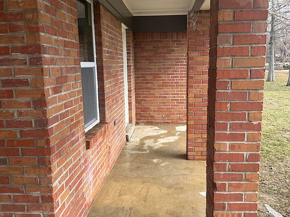 2nd image of 3305 Miller Rd