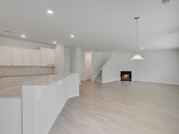 5th image of 1234 Marsh Royal St