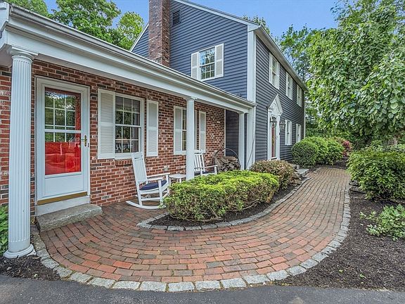 4th image of 1 Garrison Heights Dr