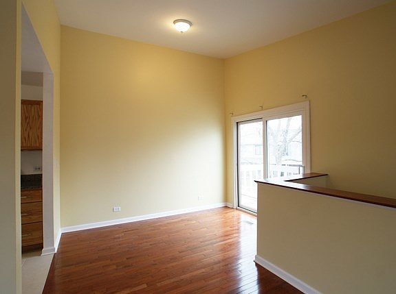 4th image of 415 Harrison Ct #415
