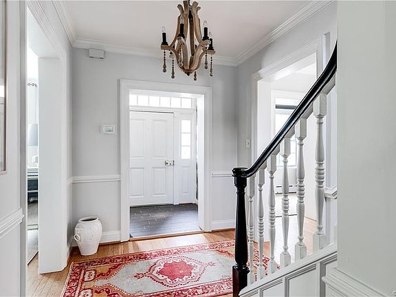 3rd image of 110 Tuckahoe Blvd