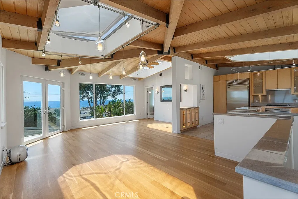 2 bed, 1363 sqft, $6,950 — Photo 3