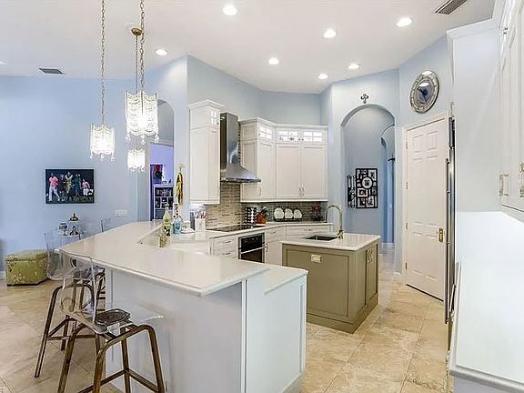 5th image of 5832 Bromelia Ct