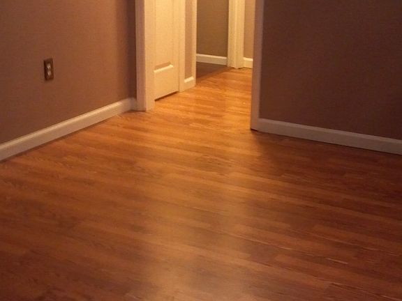 3rd image of 105 Linville Ct