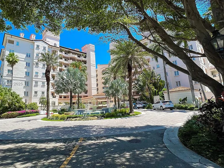 7241 Fisher Island Dr #7241 — Photo 45