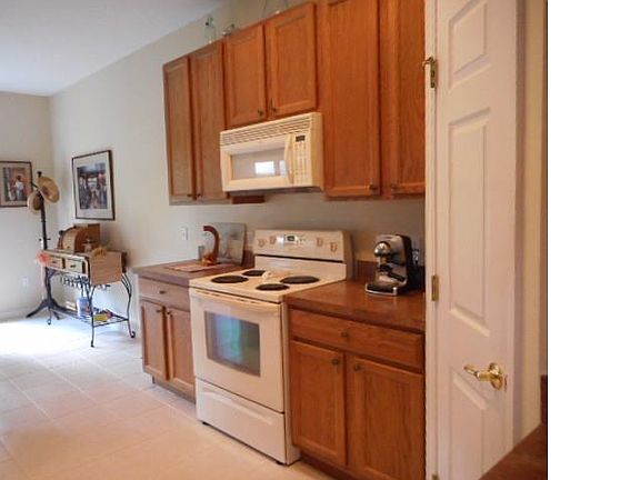 4th image of 674 Portofino Dr