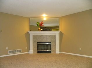 6065 NE Moonstone Dr, Lees Summit, MO 64064