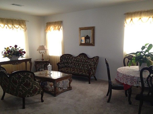 2nd image of 106 Elderberry Ct
