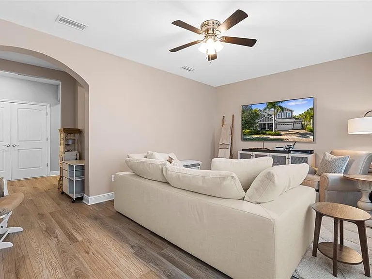 6440 Tideline Dr — Photo 40
