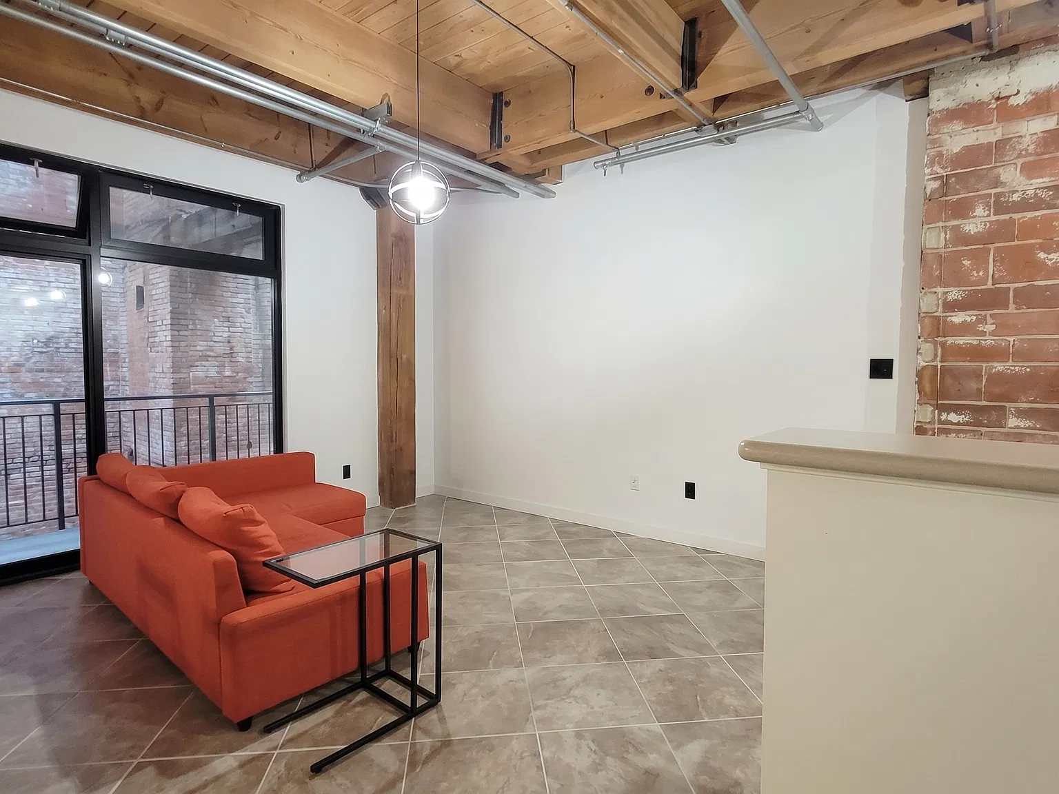 1 bed, 1103 sqft, $2,250 — Photo 4