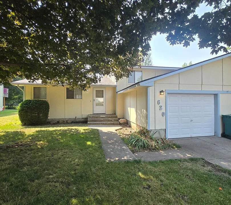 618-20 S Century Ct