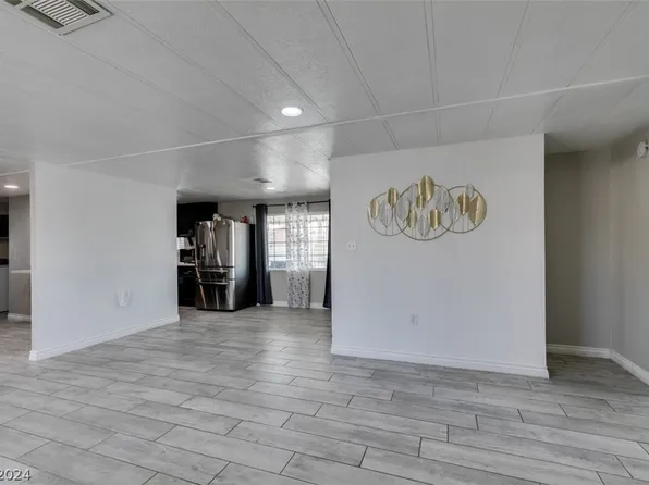 2760 Quebec Ct, Sunrise Manor Town, NV 89142