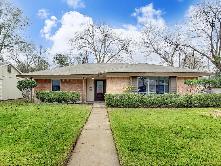 12318 Atwell Dr — Photo 1