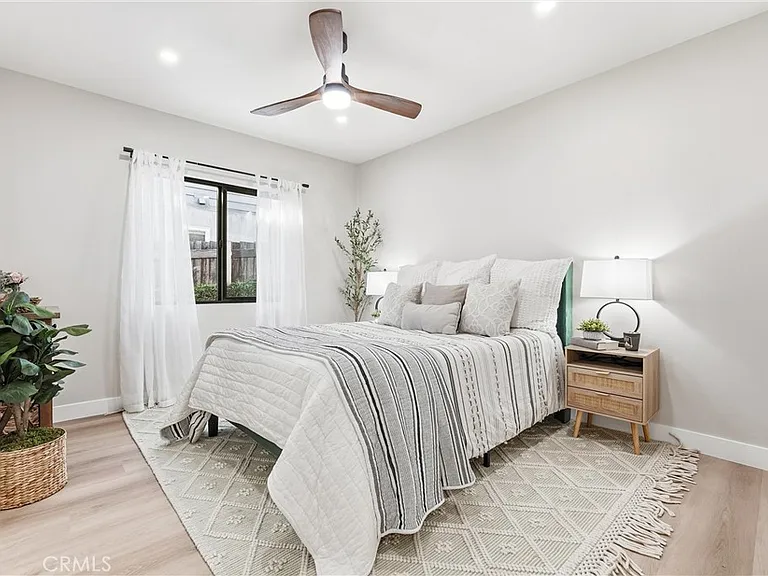 4523 Lexington Ave — Photo 17