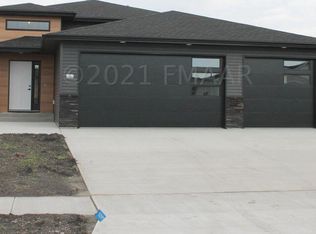 3631 17th St S, Moorhead, MN