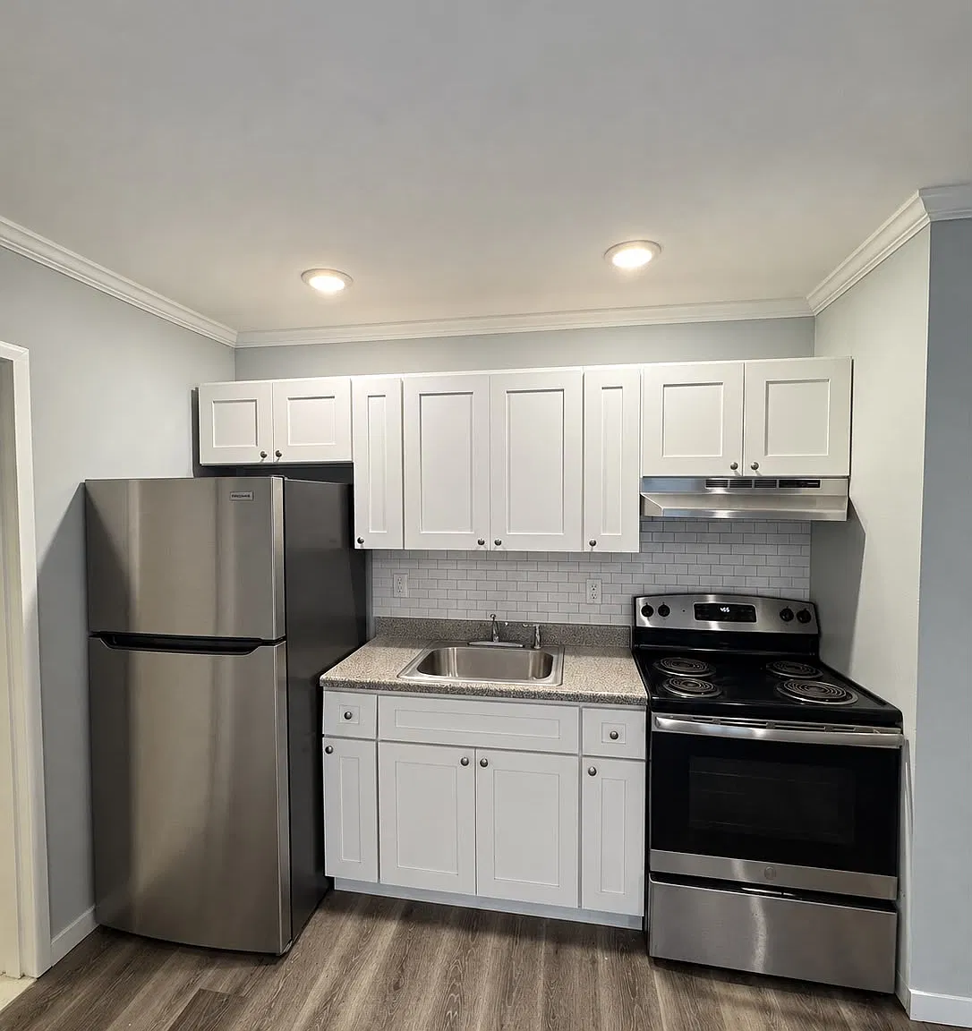 47 12th Ave — Photo 3