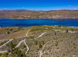 1 Hawks Meadow Rd, Chelan, WA 98816