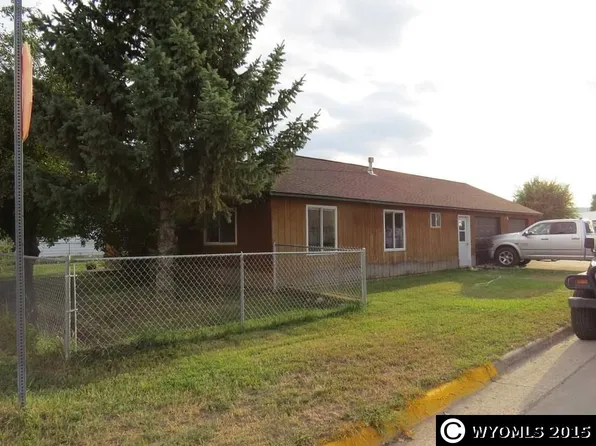 689 N 5th St, Lander, WY 82520