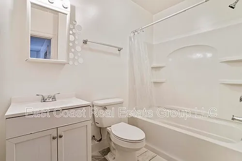 207 N Mulberry St Photo 1