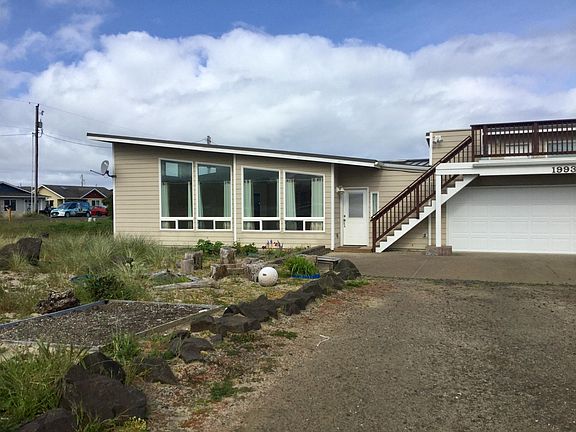 4th image of 1993 NW Admiralty Cir