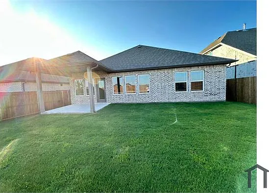 2116 Bloomsbury Ln — Photo 13