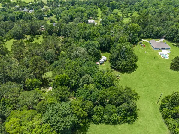 17260 Dutch Rd, New Waverly, TX 77358