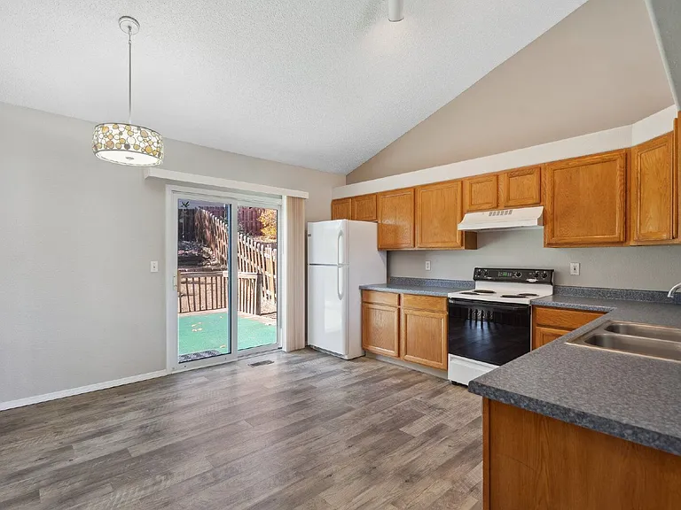 7430 Julynn Rd — Photo 11